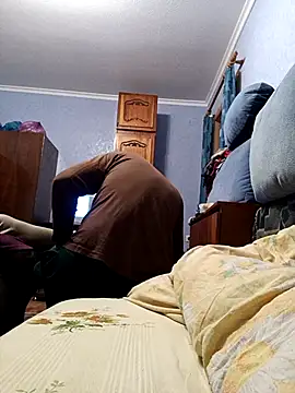 Pineapple04 online show from September 2025 05:18:02 PM