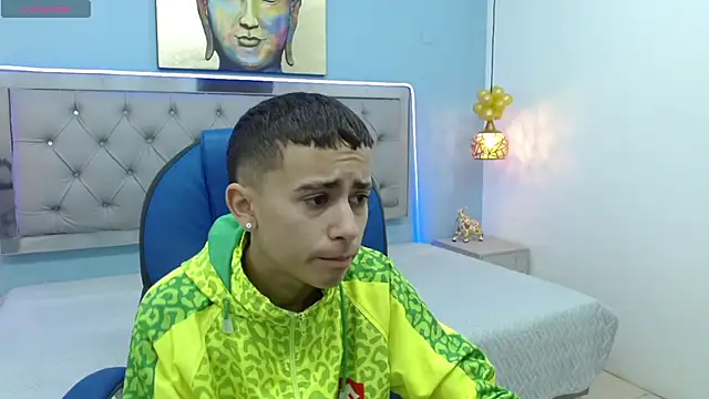 Xavii18 online show from February 2025 12:06:01 PM