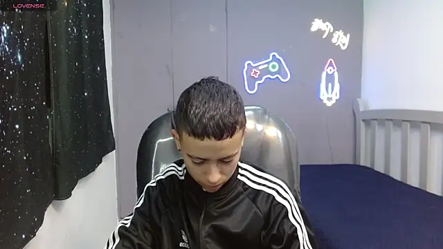 Xavii18 online show from March 2025 01:14:02 PM