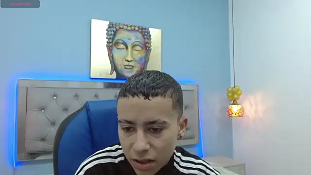 Xavii18 online show from March 2025 01:07:01 PM