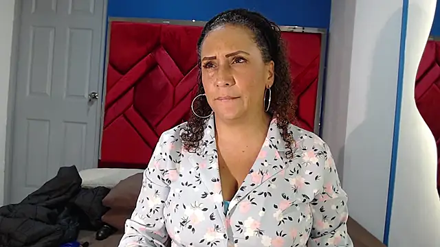 EvaMills1 online show from February 2025 09:02:01 PM