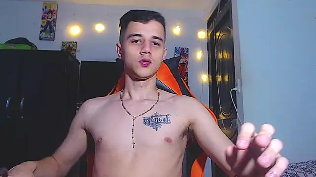 ADAM HOT online show from April 2026 11:03:01 PM