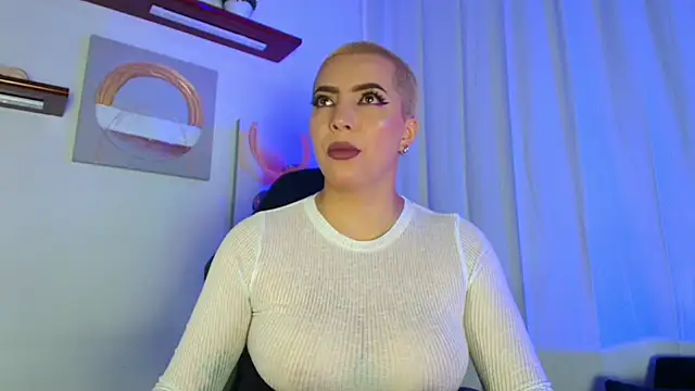 Camila Chainn online show from October 2025 04:03:02 PM