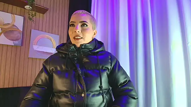 Camila Chainn online show from November 2025 05:18:01 AM