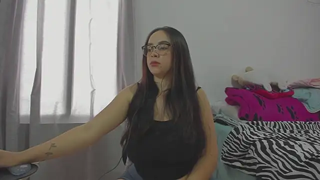 HARLEYNAPIER online show from October 2025 08:17:02 PM