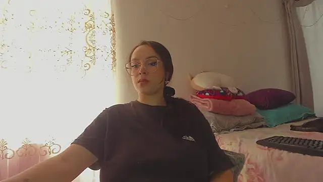 HARLEYNAPIER online show from March 2026 07:09:01 PM