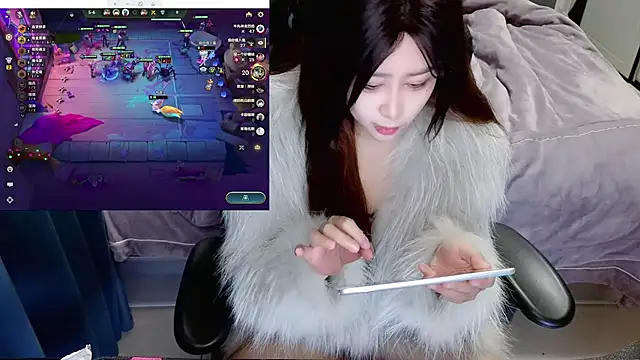 Snapshot of Angelababy001 chatting on January 2025 07:50:02 PM Angelababy001 online show from January 2025 07:50:02 PM