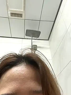 Snapshot of Angelababy001 chatting on November 2025 01:44:01 PM Angelababy001 online show from November 2025 01:44:01 PM