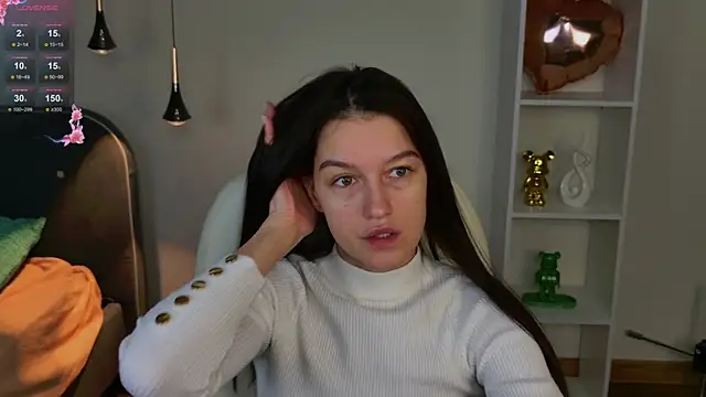 Snapshot of Alice__grace chatting on January 2025 10:41:01 PM Alice  grace online show from January 2025 10:41:01 PM
