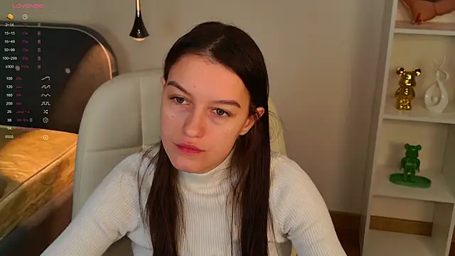 Snapshot of Alice__grace chatting on January 2025 09:26:02 PM Alice  grace online show from January 2025 09:26:02 PM