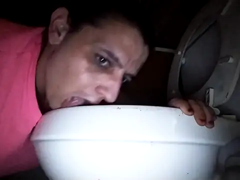 UniqueKorn86 online show from October 2025 07:34:01 PM