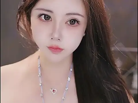 Snapshot of Qiaoqiao_ chatting on November 2025 12:28:01 PM Qiaoqiao online show from November 2025 12:28:01 PM