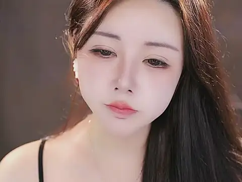 Snapshot of Qiaoqiao_ chatting on November 2025 01:55:02 PM Qiaoqiao online show from November 2025 01:55:02 PM