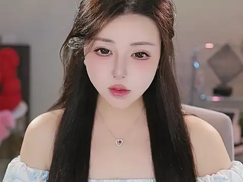 Snapshot of Qiaoqiao_ chatting on December 2025 04:34:02 PM Qiaoqiao online show from December 2025 04:34:02 PM