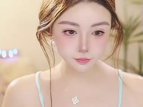 Snapshot of Qiaoqiao_ chatting on May 2026 04:14:01 PM Qiaoqiao online show from May 2026 04:14:01 PM