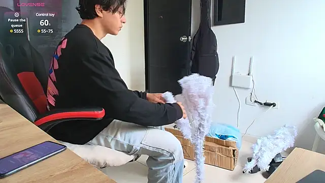 Snapshot of Haruto2001 chatting on December 2024 06:17:01 PM Haruto2001 online show from December 2024 06:17:01 PM