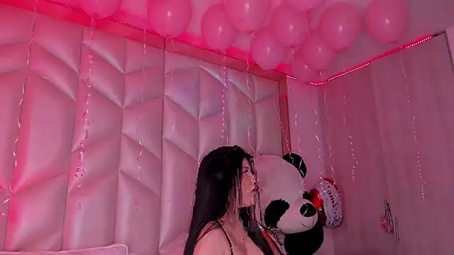 Snapshot of AlhanaRose chatting on February 2025 02:19:01 AM AlhanaRose online show from February 2025 02:19:01 AM