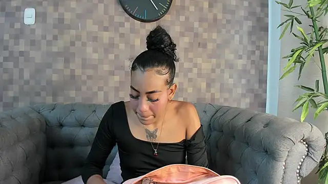 Snapshot of flavia_cruz chatting on October 2025 07:25:01 PM flavia cruz online show from October 2025 07:25:01 PM