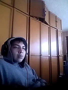 Snapshot of LoganFinds chatting on October 2025 02:23:02 PM LoganFinds online show from October 2025 02:23:02 PM