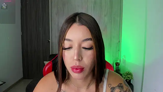 zoee jackson online show from January 2026 02:13:01 AM