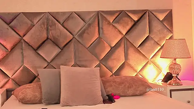 Luisa0110 online show from February 2026 07:50:02 PM