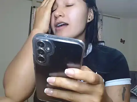 Snapshot of kazumi6 chatting on December 2025 07:18:01 PM kazumi6 online show from December 2025 07:18:01 PM