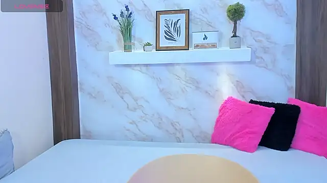 Snapshot of AmyBarton02 chatting on December 2025 06:12:02 PM AmyBarton02 online show from December 2025 06:12:02 PM