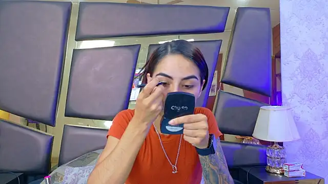 NicoleEsposito online show from November 2025 01:11:02 PM