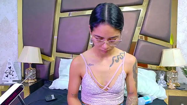 NicoleEsposito online show from February 2026 12:38:01 PM