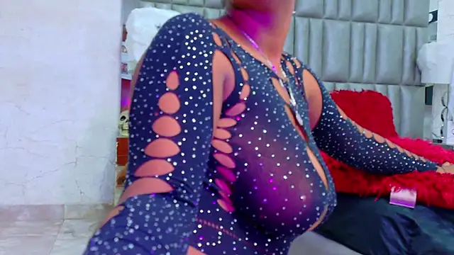 Snapshot of AlisonJaimes chatting on November 2025 01:43:02 PM AlisonJaimes online show from November 2025 01:43:02 PM