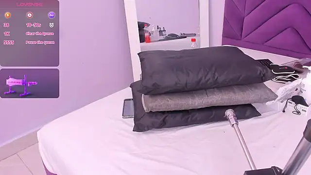 Maddyjohnsonn online show from December 2024 04:55:01 AM