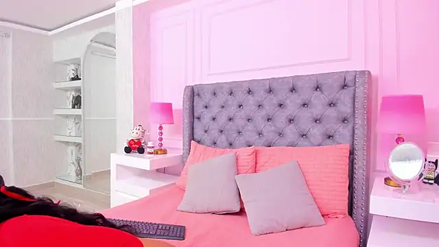 HaileeRoberts online show from February 2025 12:41:02 PM