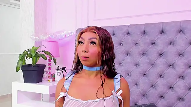 HaileeRoberts online show from July 2026 12:35:01 PM