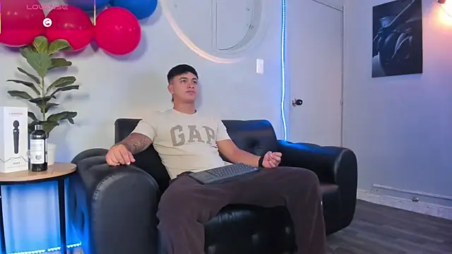 Snapshot of Cristopher_strong chatting on June 2026 12:15:01 PM Cristopher strong online show from June 2026 12:15:01 PM