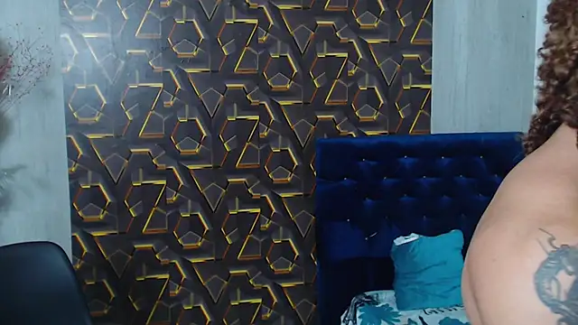 Demitryo online show from March 2025 06:33:02 AM