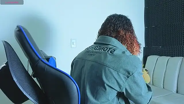 Demitryo online show from September 2025 03:54:01 AM