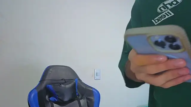 Demitryo online show from October 2025 03:39:02 AM