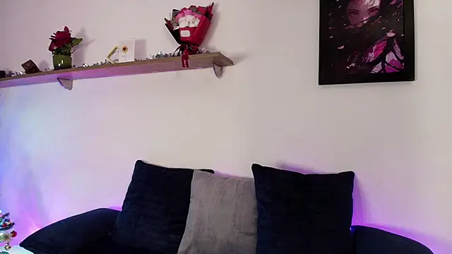 Snapshot of Elliee_ chatting on November 2025 11:44:01 AM Elliee online show from November 2025 11:44:01 AM