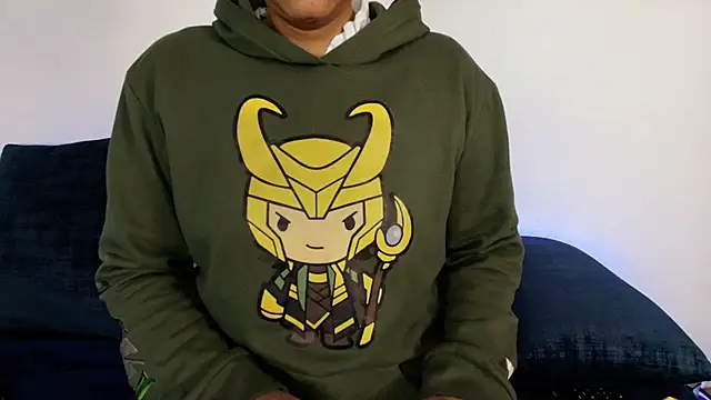 Snapshot of Elliee_ chatting on December 2025 12:36:02 PM Elliee online show from December 2025 12:36:02 PM