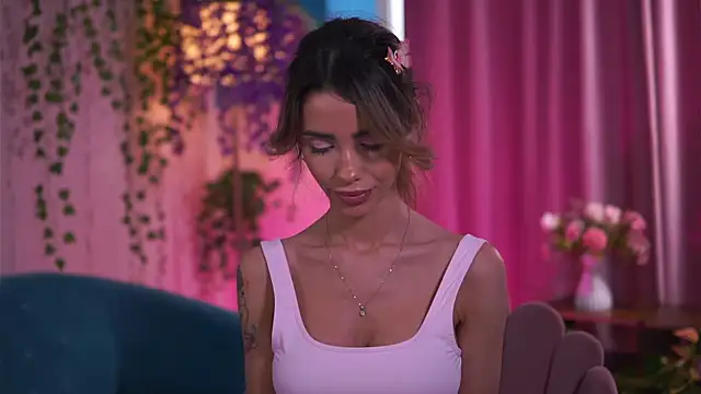 Snapshot of TheAyana chatting on November 2025 11:25:02 AM TheAyana online show from November 2025 11:25:02 AM