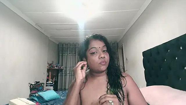 Indianmayaxoxo online show from February 2026 01:41:01 PM