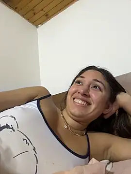 Barbielatinas online show from December 2025 05:05:01 AM