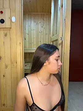 Barbielatinas online show from April 2026 11:13:02 PM