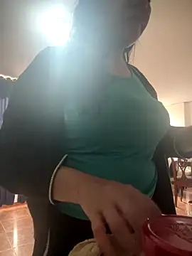 Freya Artemisa online show from October 2025 05:48:02 PM