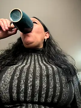 Freya Artemisa online show from October 2025 05:24:02 PM