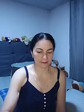 Snapshot of renata_hot1 chatting on May 2026 10:50:01 PM renata hot1 online show from May 2026 10:50:01 PM