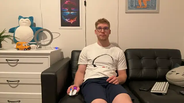 Snapshot of BlueEyedTallGuy94 chatting on December 2024 10:50:01 PM BlueEyedTallGuy94 online show from December 2024 10:50:01 PM