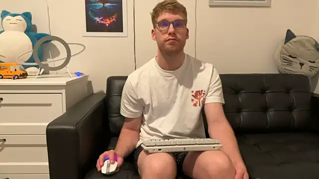 Snapshot of BlueEyedTallGuy94 chatting on December 2024 08:34:02 AM BlueEyedTallGuy94 online show from December 2024 08:34:02 AM