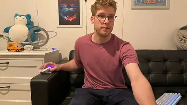 Snapshot of BlueEyedTallGuy94 chatting on January 2025 02:41:01 AM BlueEyedTallGuy94 online show from January 2025 02:41:01 AM