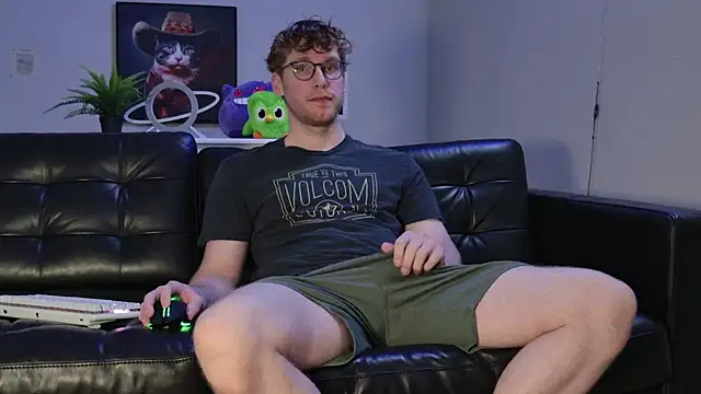 Snapshot of BlueEyedTallGuy94 chatting on October 2025 01:09:02 AM BlueEyedTallGuy94 online show from October 2025 01:09:02 AM